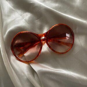 Vintage 1970s Foster Grant Tortoise Oval Sunglasses Boho Jackie O USA Large